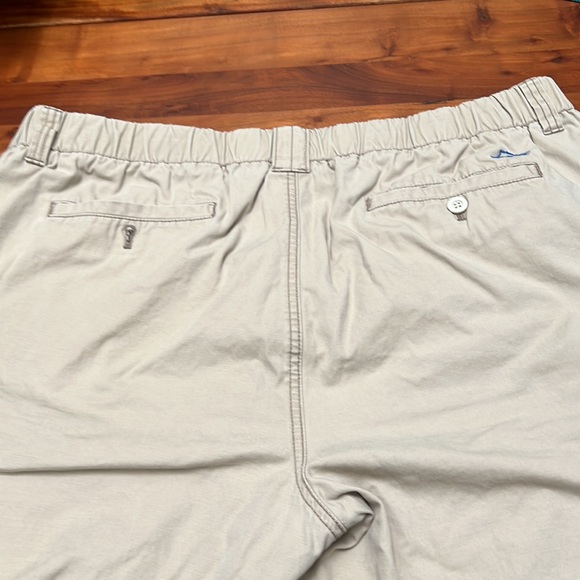 Tommy Bahama Tan Cargo Shorts Sz XL - Picture 6 of 10